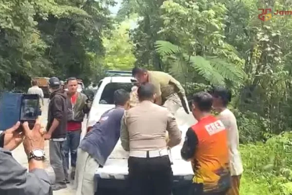 Kumpulan Fakta Hasil Olah TKP Kecelakaan Maut Mobil Terjun Jurang 2 Korban Tewas di Sungai Penuh, KM 38