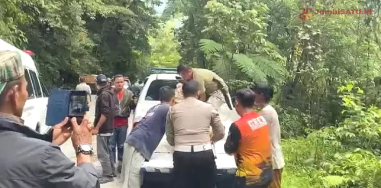 Kumpulan Fakta Hasil Olah TKP Kecelakaan Maut Mobil Terjun Jurang 2 Korban Tewas di Sungai Penuh, KM 38